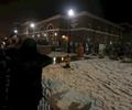 Ferguson'da polis merkezi önünde protesto