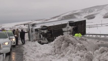 Konya'da Midibüs Devrildi: 3 Yaralı