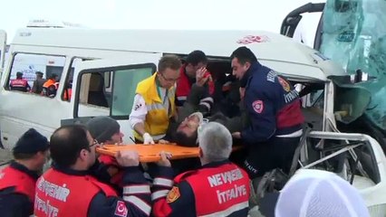 Yollar kan gölü: 5 ölü, 34 yaralı