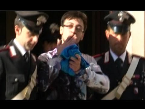 Torre Annununziata (NA) - Camorra, arrestato Valentino Gionta jr - live- (27.11.14)