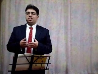 محمد القطري على المسرح يغني - حتى لو