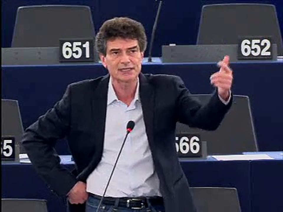 Pascal Durand: "refuser de tenir la main aux nationalismes et à l'injustice"