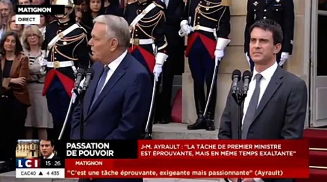Passation des pouvoirs : Jean-Marc Ayrault et Manuel Valls à Matignon