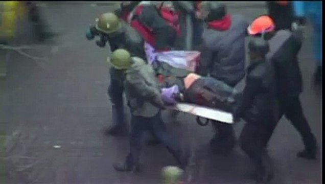 Ukraine : les policiers tirent à balles réelles