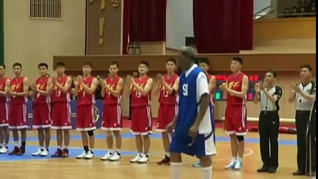 Le basketteur Dennis Rodman chante Happy Birthday à Kim Jong-un