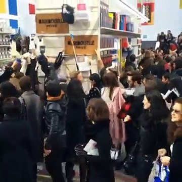 Emeute au supermarché Chanel du Grand Palais