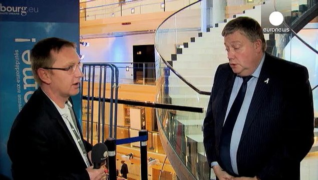 Eurodeputados aprovam moção contra abusos de motores de busca