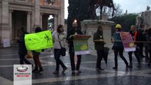 Archeologi e bibliotecari protestano davanti ai Musei Capitolini