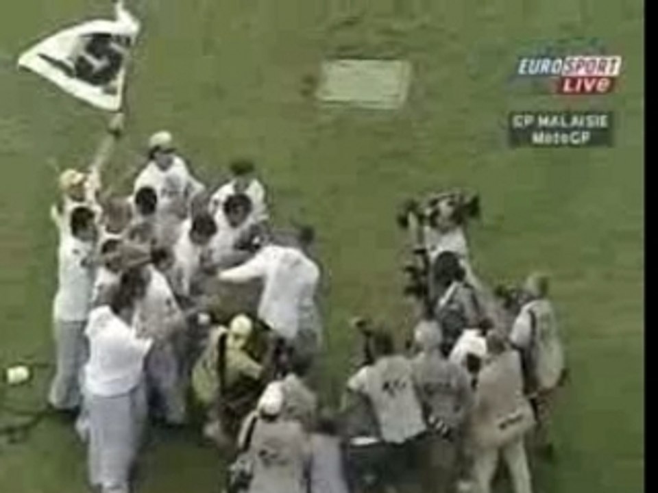 Sacre de Rossi à Sepang en 2003