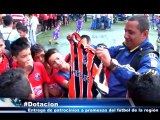 Óscar Córdoba entrega dotación a jóvenes promesas del fútbol vallecaucano