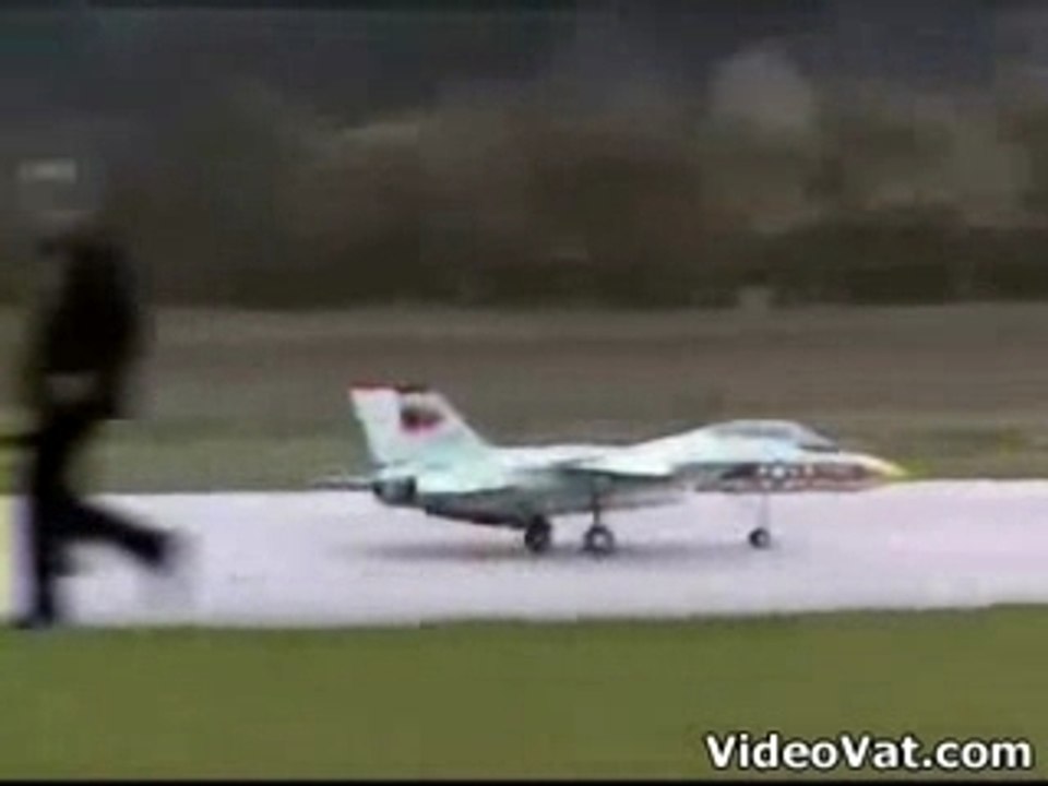 Modelisme - avion de chasse - Vidéo Dailymotion