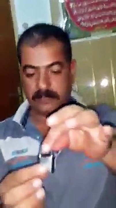 ow to open a lock with a paper