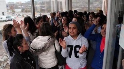 Valilik 'Kapatacağız' Dedi, Kızlar Yurdu Karıştı