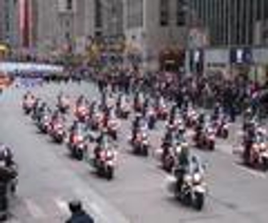 Ferguson protestosu eşliğinde  Şükran Günü kutlamaları