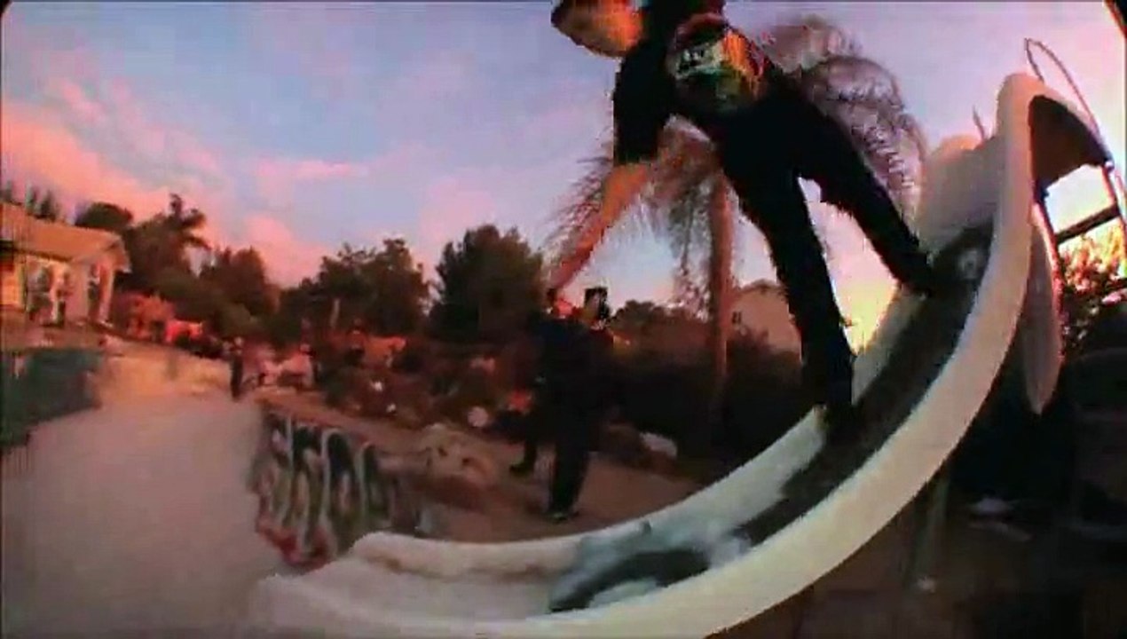 Ivre, ce skateur va tenter un saut perdu d'avance