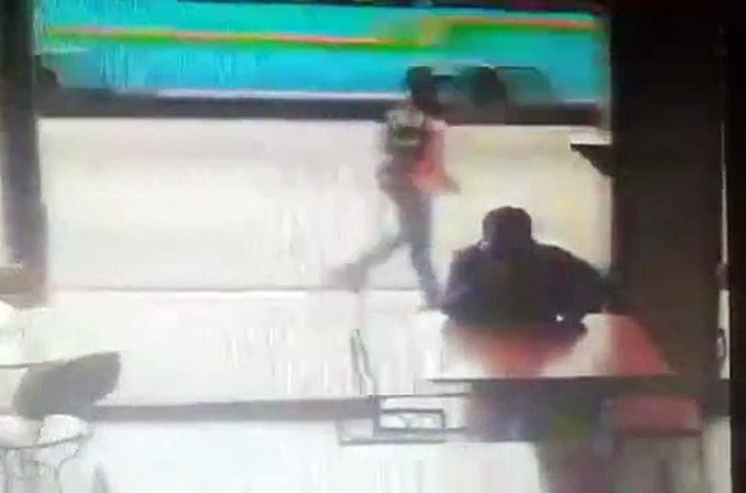 Instant Karma pour un voleur de téléphone portable