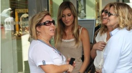 Sinem Kobal'ın Annesi İbrahim Çelikkol'u Sildi