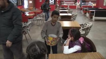 Erzurum Başkan, Köy Çocuklarının Sinema ve Hamburger İsteğini Yerine Getirdi