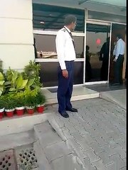 juifpakistan..PTI ne vip culture ka khantma kar dia.