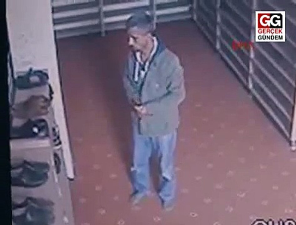 CAMİDE AYAKKABI HIRSIZLIĞI KAMERADA