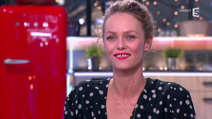 Vanessa Paradis revient sur ses débuts - C à vous - 27/11/2014