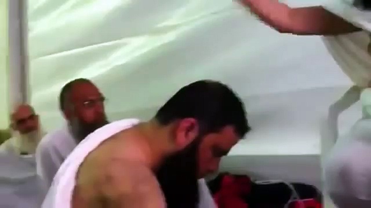 Very Emotional Dua and Bayan in Arafat By Maulana Tariq Jameel (Hajj 2014)_2