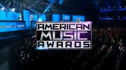 Lorde - Yellow Flicker Beat (Live at American Music Awards 2014)