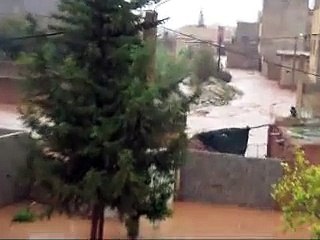 ساكنة اولادبرحيل تستنجيد الواد اخترقة المدينة بأكمليها نضرا لهشاشة البنية التحتية