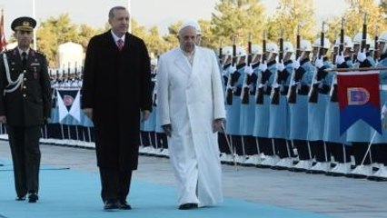 Papa'dan Askere Türkçe Selam