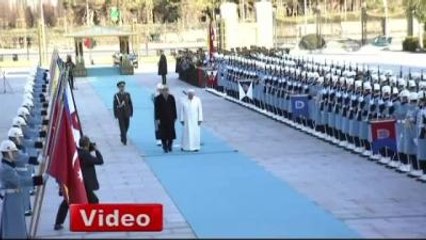 Papa'dan Askere Türkçe Selam