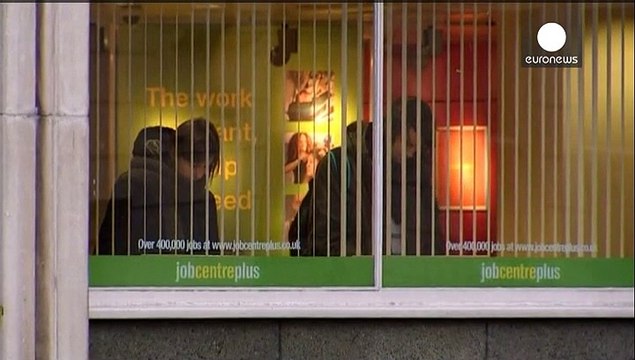 UK: Premier Cameron: riformare assistenza sociale e limitazione dei flussi migratori, anche europei