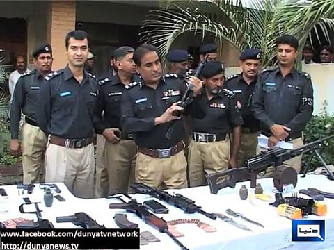 Dunya News - Karachi police recover weapons after arresting dangerous criminals