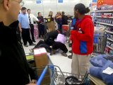 Black Friday 2014 : Guy Gets Taser In The Chest In Walmart By Cops