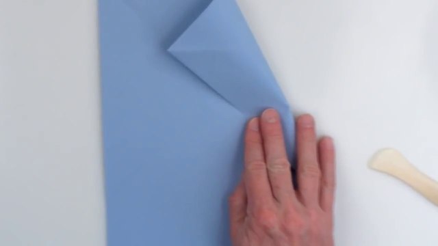 Plier un avion en papier capable de battre un record du monde - Tuto guiness book!