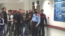 Kavgayı Ayıran Polise Bıçaklı Saldırı