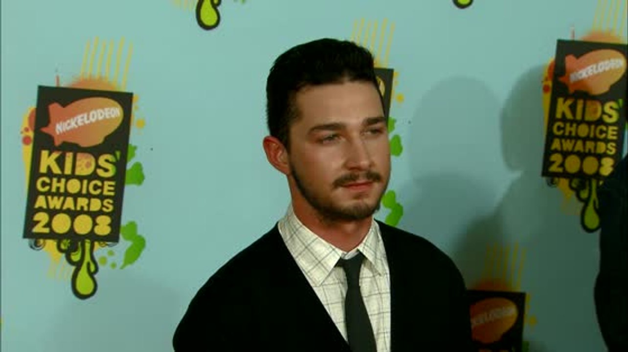 Shia LaBeouf behauptet, dass er während seiner #IAMSORRY Art Performance vergewaltigt wurde