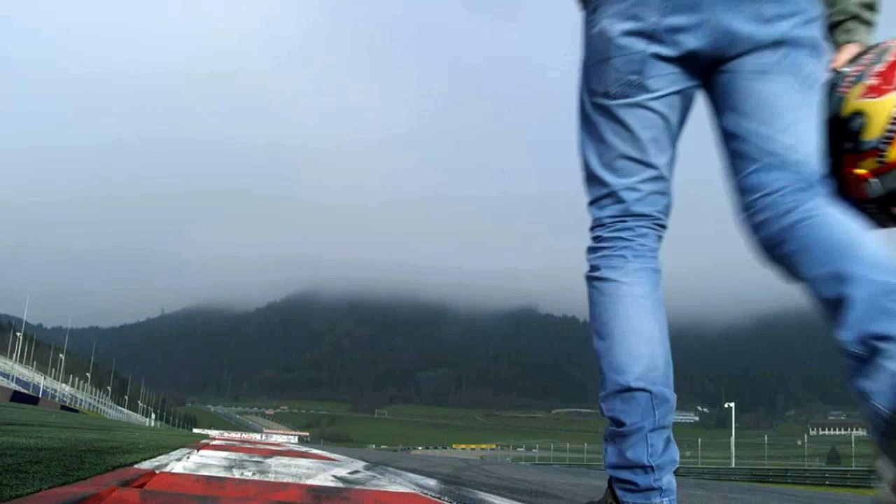 F1- Primeras imágenes de Carlos Sainz como piloto oficial de Toro Rosso