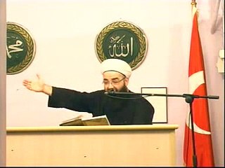 İslam nişanlarına saygı Yatarken sarhoşu idi kalkarken Evliya ) - YouTube