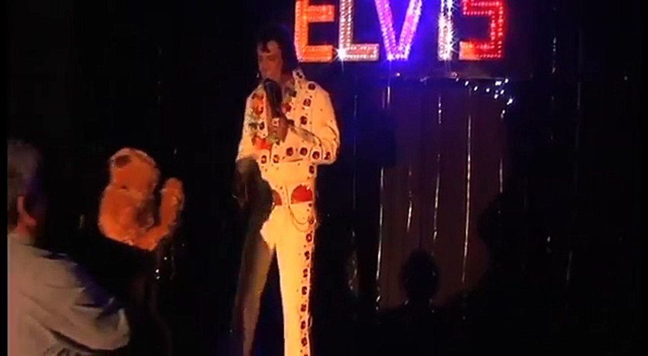 Robert Keefer sings Walk A Mile In my Shoes at Elvis Day video