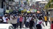 Miles de haitianos protestan contra el gobierno