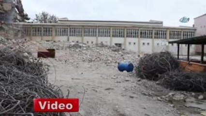 Depreme Dayanıksız Okula Yıkım