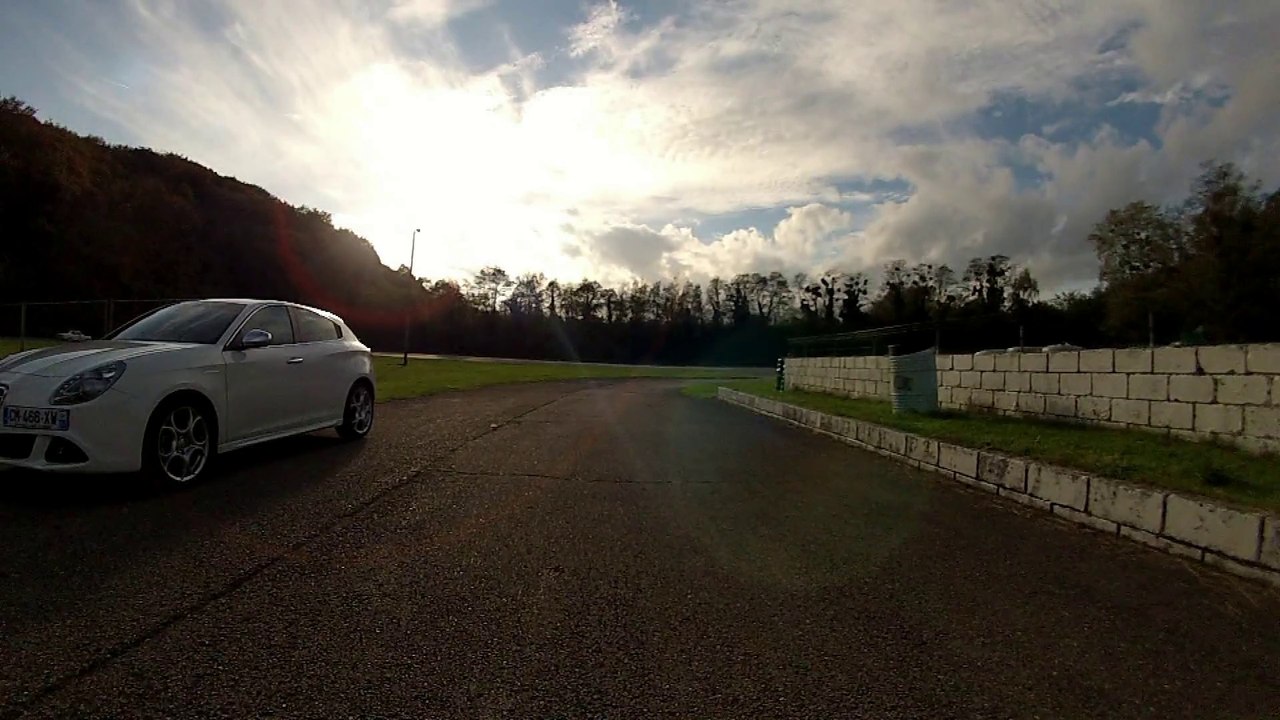 En Alfa GIULIETTA sur le circuit de Folembray