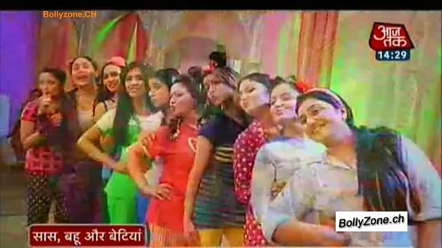 Bachelors Party Mein Bahuon Ka Bindaas Andaaz!! - Yeh Rishta Kya Kehlata hai - 29th Nov 2014
