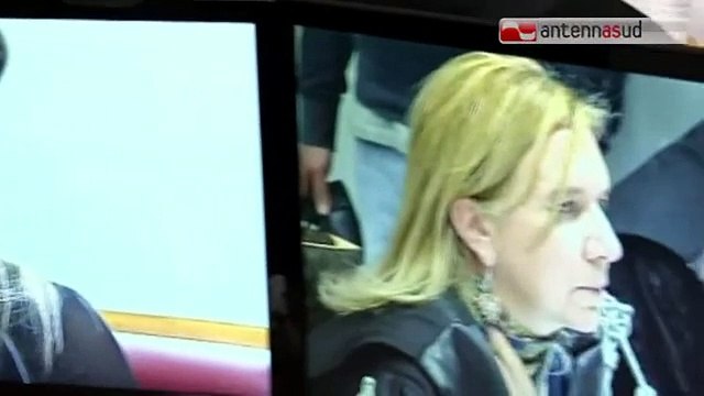 TG 28.11.14 Processo Escort a Bari, la D'Addario commuove solo se stessa