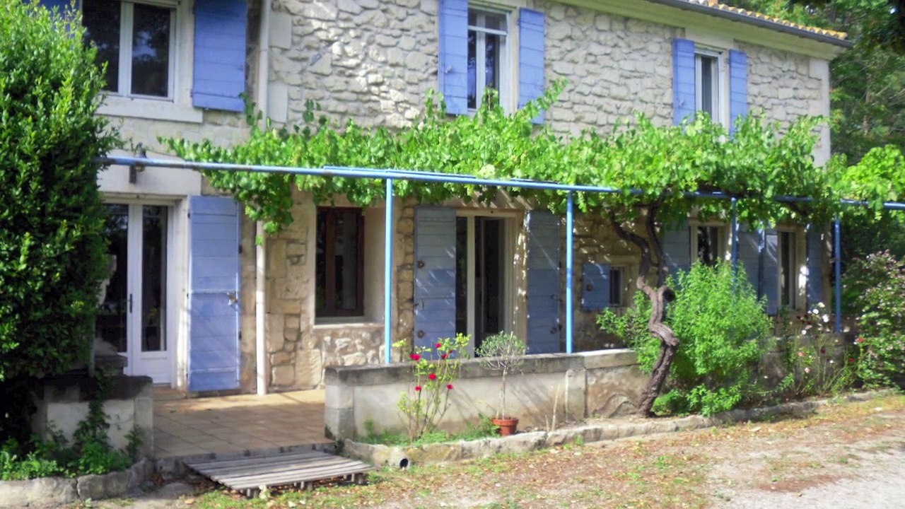 MAS  A VENDRE Proche Arles à RAPHÈLE-LÈS-ARLES  - 230 m²  sur terrain de 4 hectares