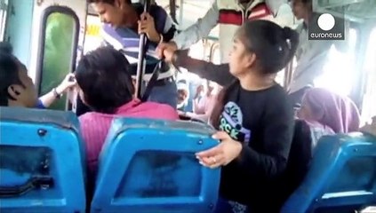 Inde : deux soeurs héroiques repoussent leurs agresseurs dans un bus
