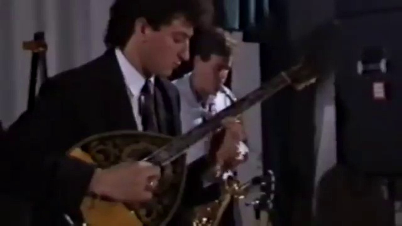 Η "πόλις" στα μπουζούκια του '80!