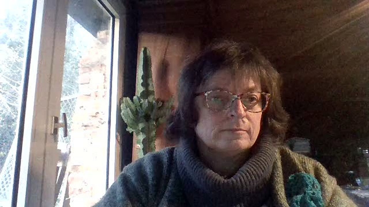 Faite entrer l'accusé. Chantal Ternik s'est elle suicidée.