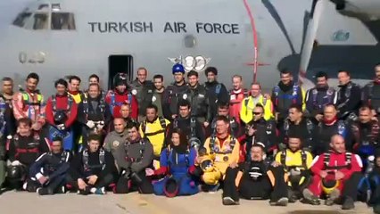 Türk Paraşütçüler Havada Rekor Kırdı