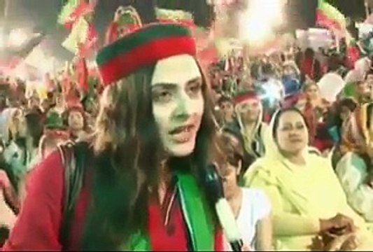 Beautiful Girl in Azadi Dharna propose Imran khan for Marriage